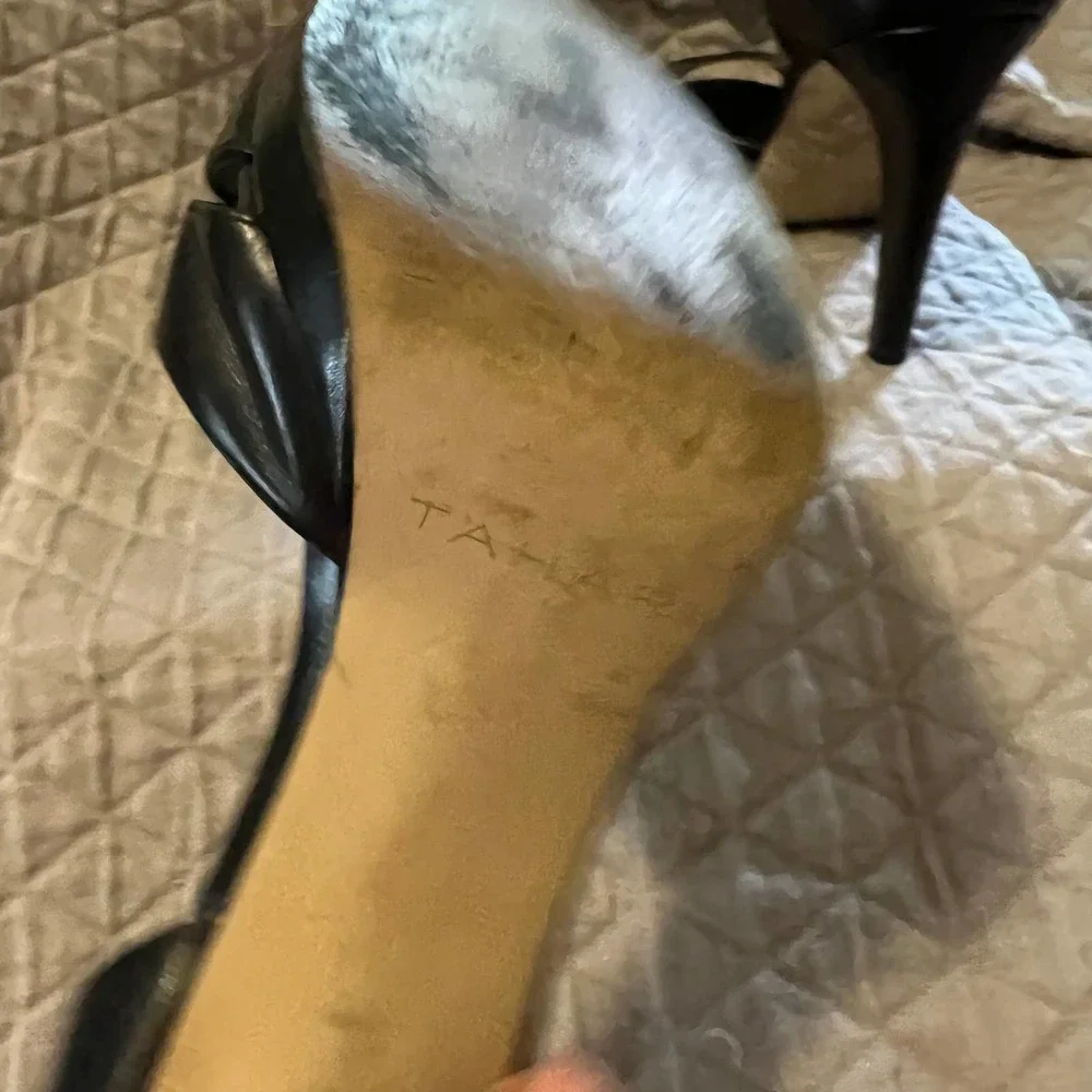 5/ $25 Tahari Black Senior Leather Open Toe Pumps 7M